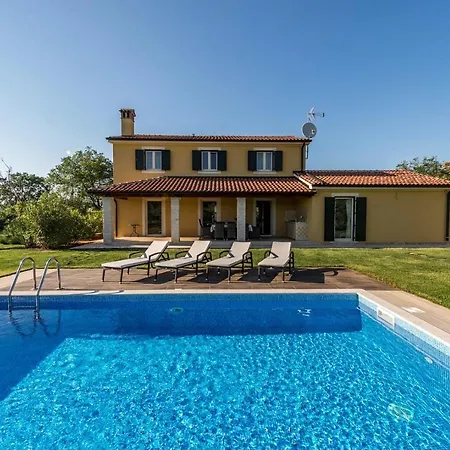 Danelon Villa